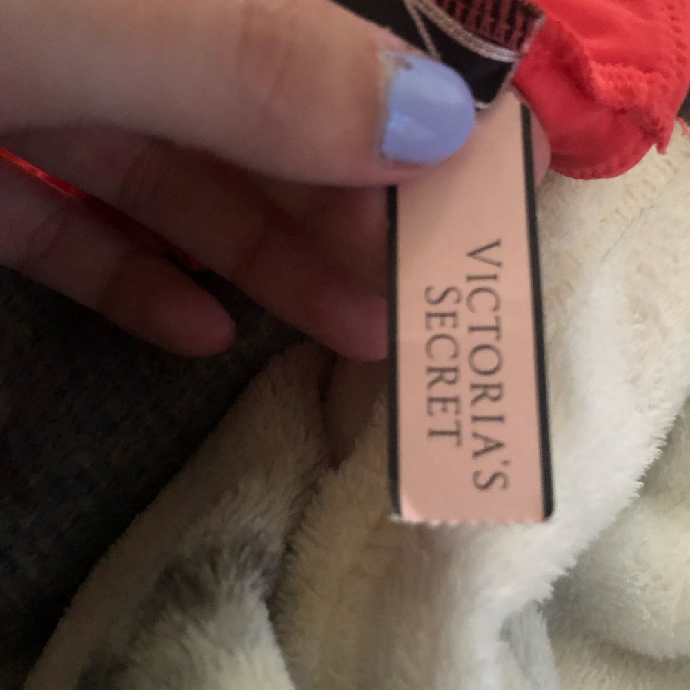 3 FOR 25 NWT VICTORIA SECRET